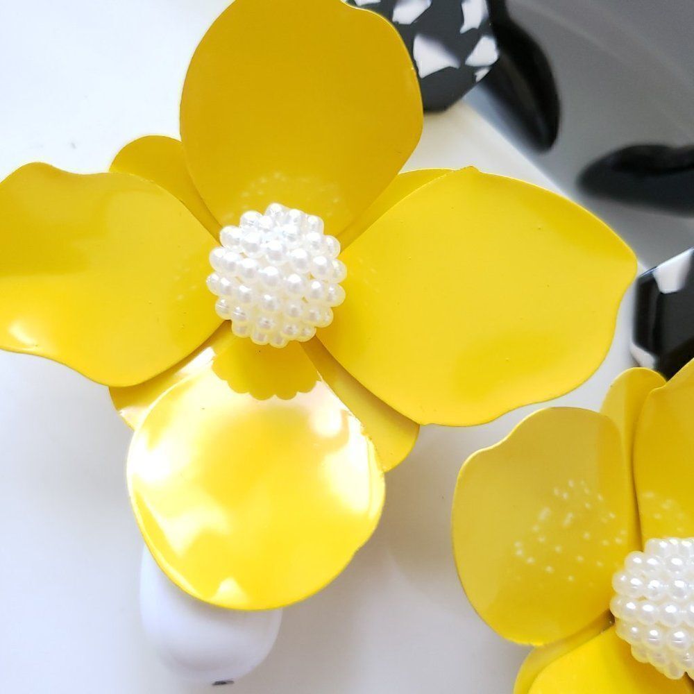 New! Zara Big Floral Earrings - Picture 11 of 16